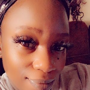 Meet your Posher, Monica